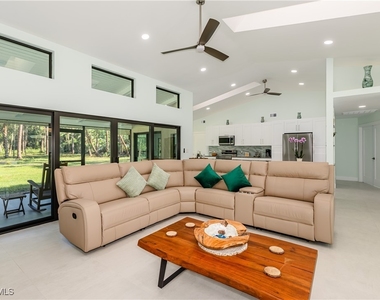 3511 17th Avenue Sw - Photo Thumbnail 11
