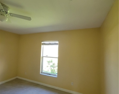 5235 30th Street Sw - Photo Thumbnail 5