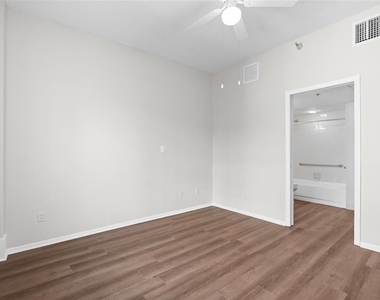 411 1st Avenue N - Photo Thumbnail 9