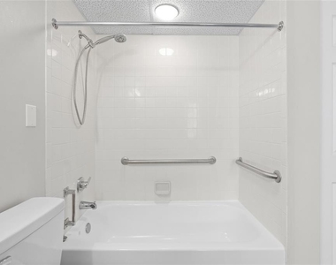 411 1st Avenue N - Photo Thumbnail 13