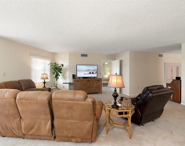 6500 Sunset Way - Photo Thumbnail 4