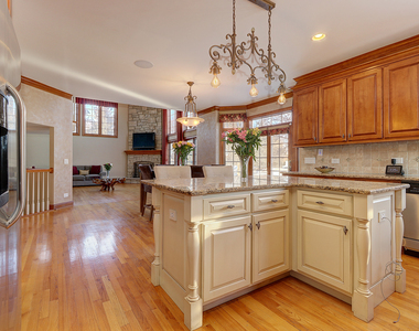 26025 Whispering Woods Circle - Photo Thumbnail 10