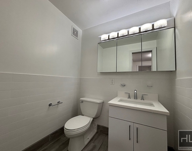 East 16 Avenue - Photo Thumbnail 17