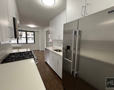 East 16 Avenue - Photo Thumbnail 4