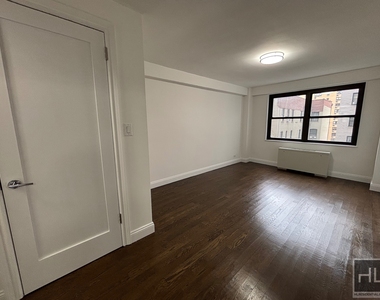 East 16 Avenue - Photo Thumbnail 16