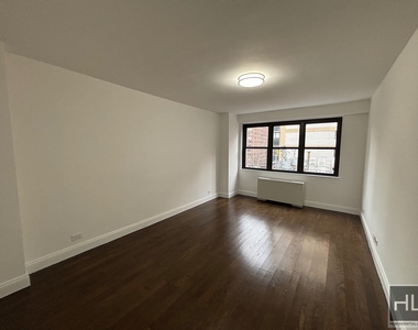 East 16 Avenue - Photo Thumbnail 21