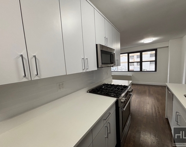 East 16 Avenue - Photo Thumbnail 5