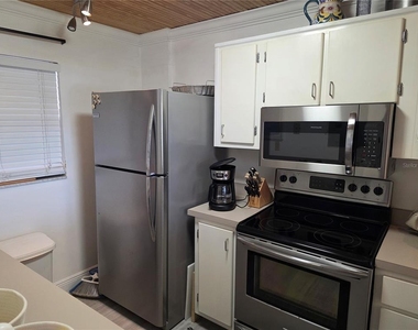 17580 Gulf Boulevard - Photo Thumbnail 25
