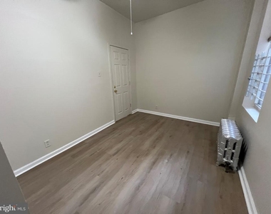1709 W Montgomery Avenue - Photo Thumbnail 8