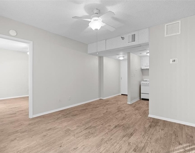 411 1st Avenue N - Photo Thumbnail 5