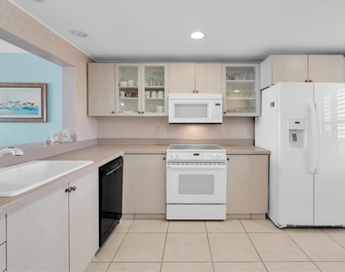 14950 Gulf Boulevard - Photo Thumbnail 7