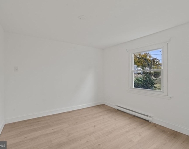 5 Burgess Lane - Photo Thumbnail 7