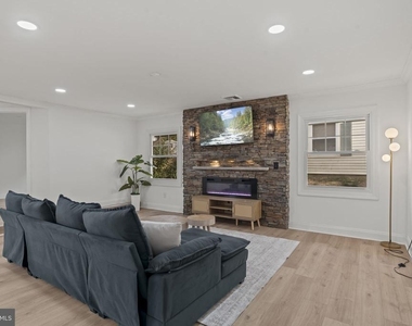 5 Burgess Lane - Photo Thumbnail 4