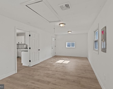 5 Burgess Lane - Photo Thumbnail 13