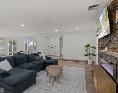 5 Burgess Lane - Photo Thumbnail 5