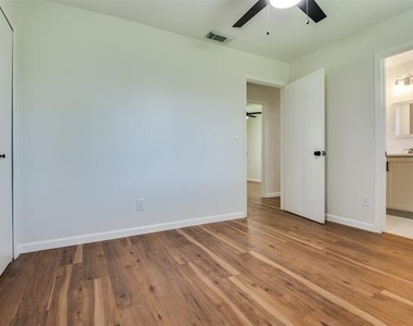 14217 Carla Drive - Photo Thumbnail 17