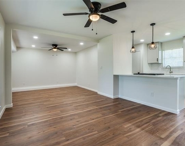 14217 Carla Drive - Photo Thumbnail 4