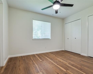 14217 Carla Drive - Photo Thumbnail 16