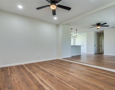 14217 Carla Drive - Photo Thumbnail 5