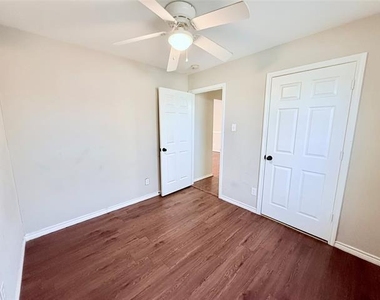 1402 S Montgomery Street - Photo Thumbnail 5