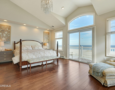 233 Beachfront - Photo Thumbnail 7
