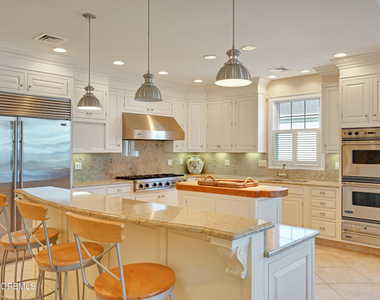 233 Beachfront - Photo Thumbnail 6