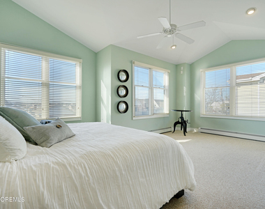 233 Beachfront - Photo Thumbnail 11