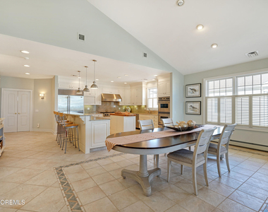 233 Beachfront - Photo Thumbnail 4
