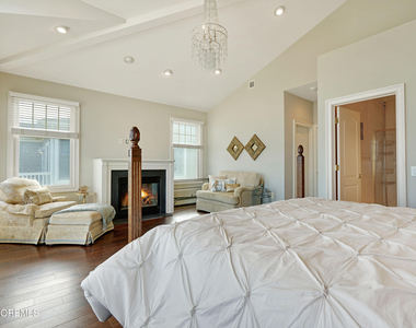 233 Beachfront - Photo Thumbnail 8