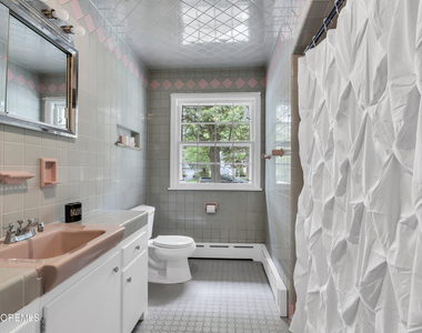 208 Trenton Boulevard - Photo Thumbnail 16