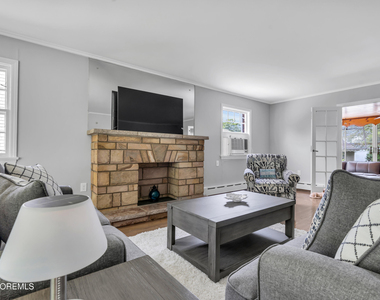 208 Trenton Boulevard - Photo Thumbnail 2