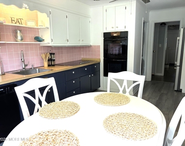 208 Trenton Boulevard - Photo Thumbnail 9