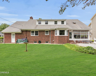 208 Trenton Boulevard - Photo Thumbnail 21