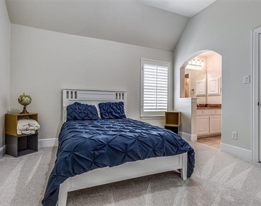6909 Medallion Drive - Photo Thumbnail 18