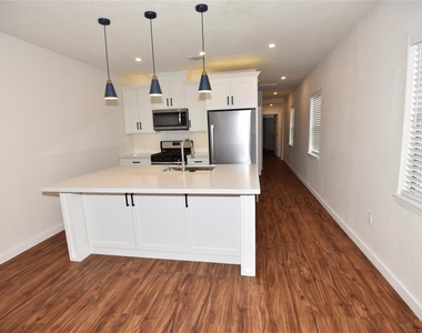 4322 Allen Street - Photo Thumbnail 3