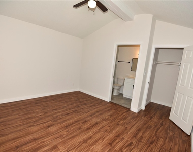 4322 Allen Street - Photo Thumbnail 7