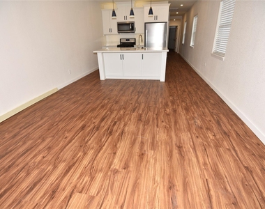 4322 Allen Street - Photo Thumbnail 4