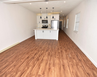 4322 Allen Street - Photo Thumbnail 5