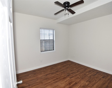 4322 Allen Street - Photo Thumbnail 8