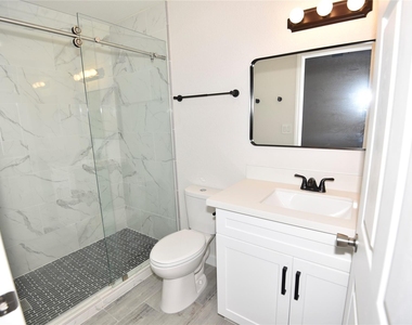 4322 Allen Street - Photo Thumbnail 6