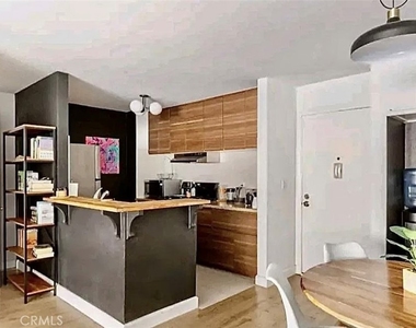 1621 Hotel S - Photo Thumbnail 1