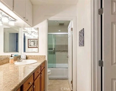 1621 Hotel S - Photo Thumbnail 8