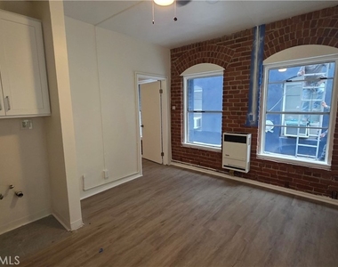 3408 W Sunset Blvd - Photo Thumbnail 7