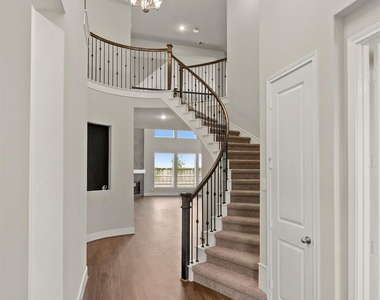 10507 Halley Lane - Photo Thumbnail 6