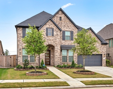 10507 Halley Lane - Photo Thumbnail 2
