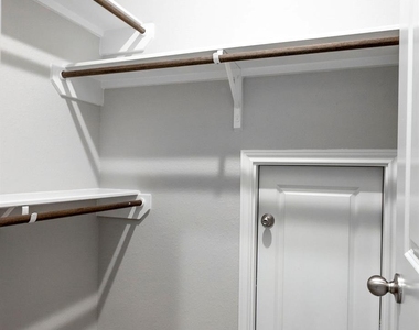 10507 Halley Lane - Photo Thumbnail 40
