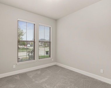 10507 Halley Lane - Photo Thumbnail 9