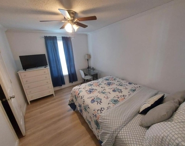 1401 W 9th Street - Photo Thumbnail 9