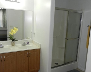 1401 W 9th Street - Photo Thumbnail 7