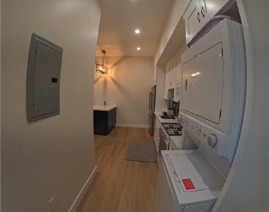 12329 Oxford Avenue - Photo Thumbnail 5